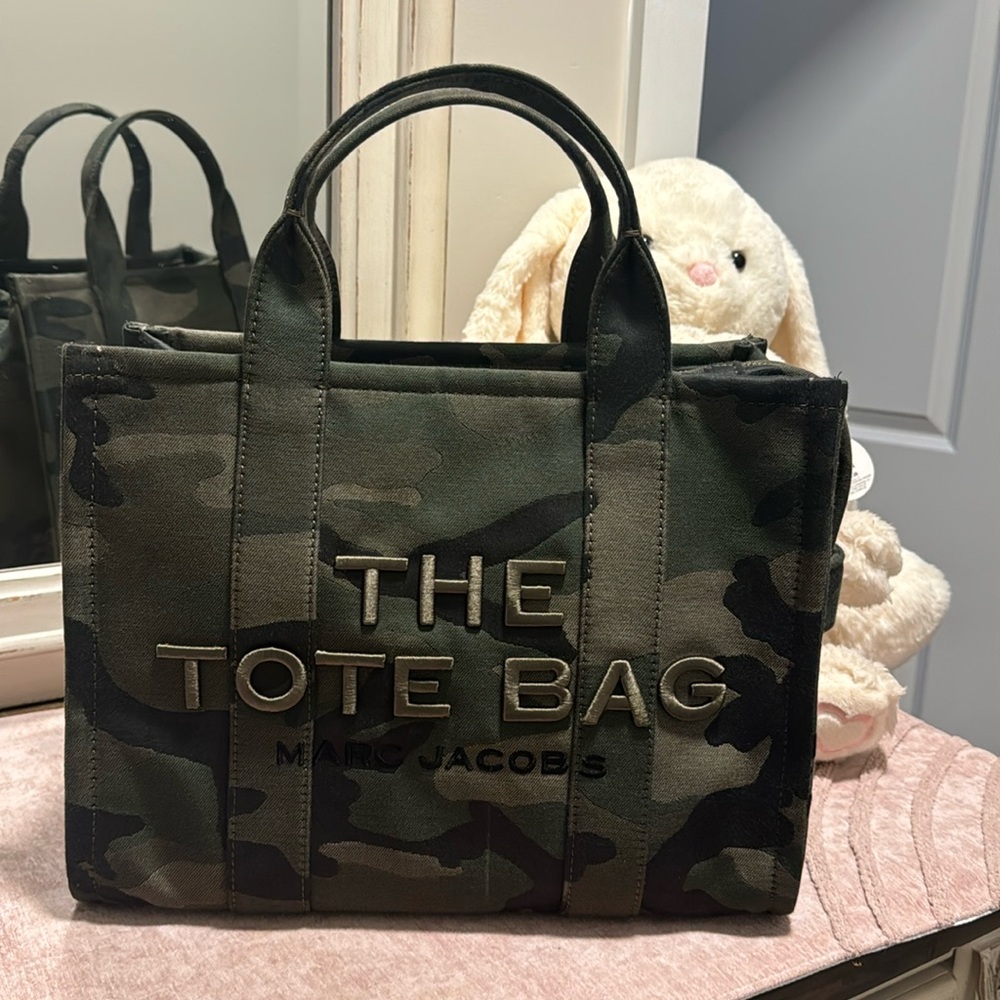 Marc Jacobs camouflage tote